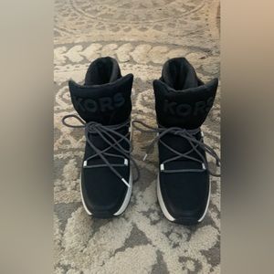 Michael kors dark navy boots size 8